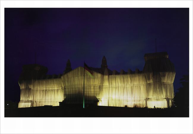 Westfassade bei tiefer Nacht